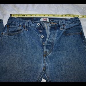 Levi’s 501 button fly size 29x30 great condition